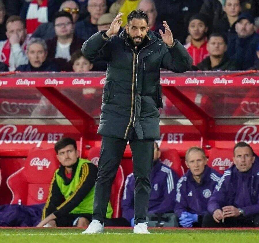 转折点曼联再遭质疑；意甲转会期攻防权衡；信心回归；心理建设被强调的简单介绍